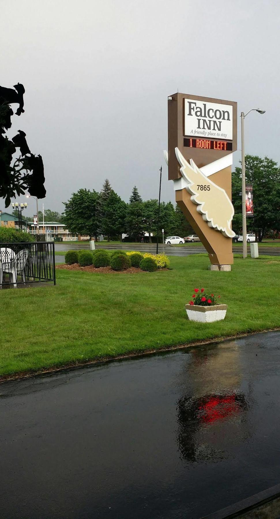 Falcon Inn Niagara Falls Exterior photo